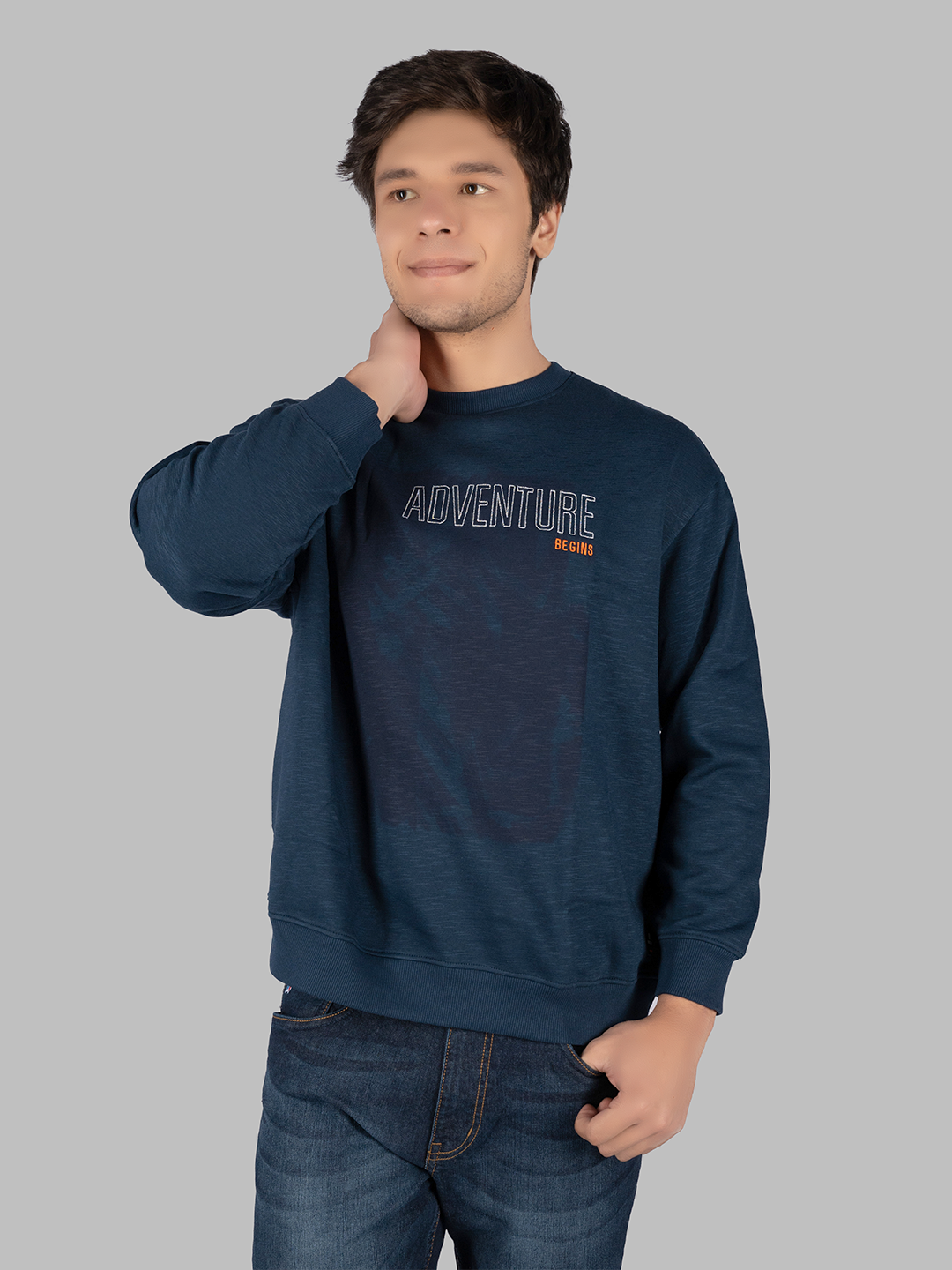 Men's Round Neck Pullover Comfortable for Winter Wear